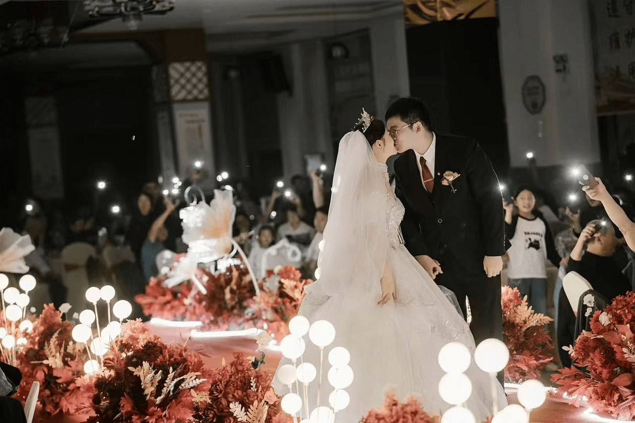 婚礼上，95后新郎“基本不喝”！因为三个月前的一通电话