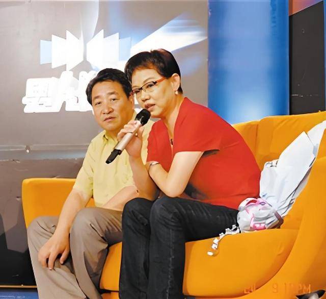 74岁姜昆的痛：养子的回报让他感动，可他却愧对大龄单身的女儿