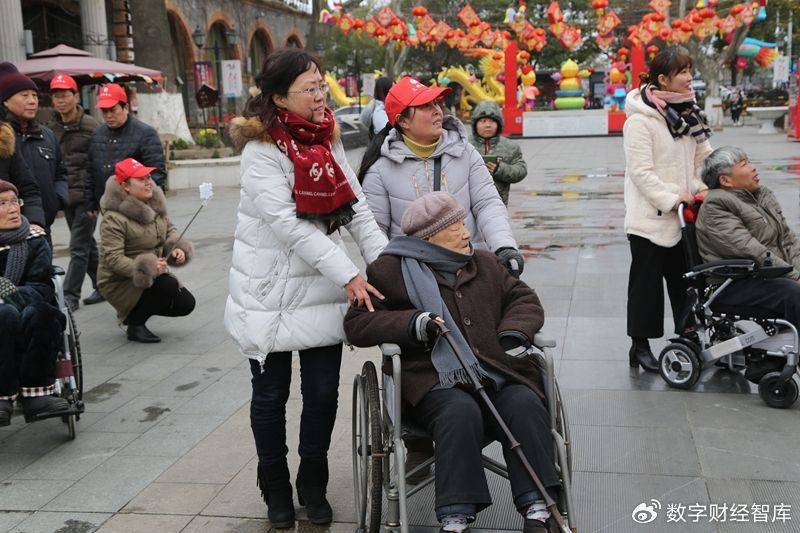 正式确认！2025年养老金将迎来双增长，企业职工和农民涨多少？