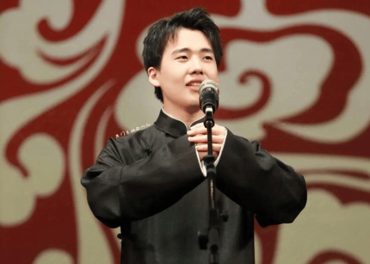放下孩子与郭德纲离婚,远赴日本的郭麒麟亲妈胡中惠,现在怎么样了