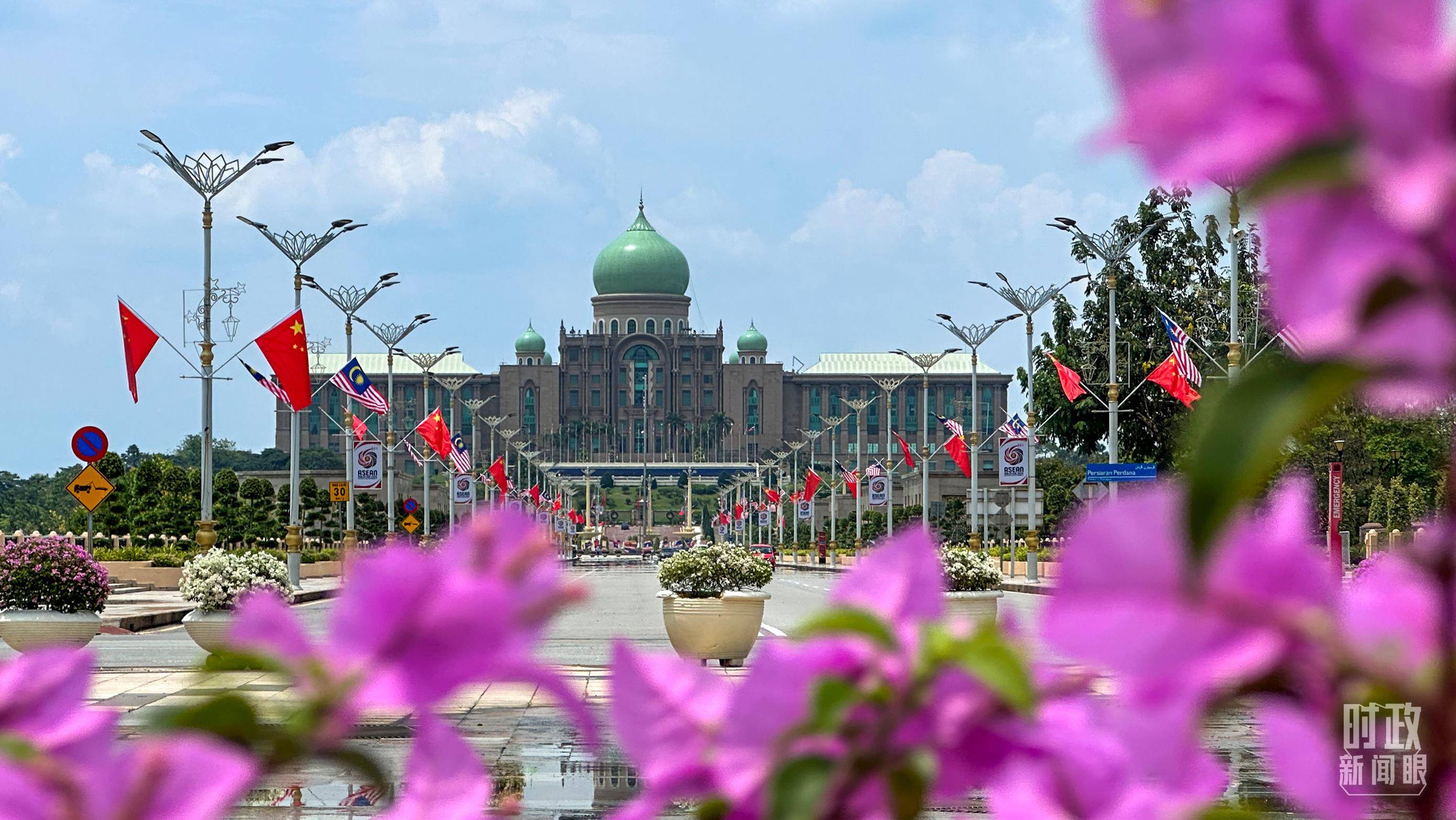 时政新闻眼丨习近平再访马来西亚，中马关系如何开启新的“黄金50年”？