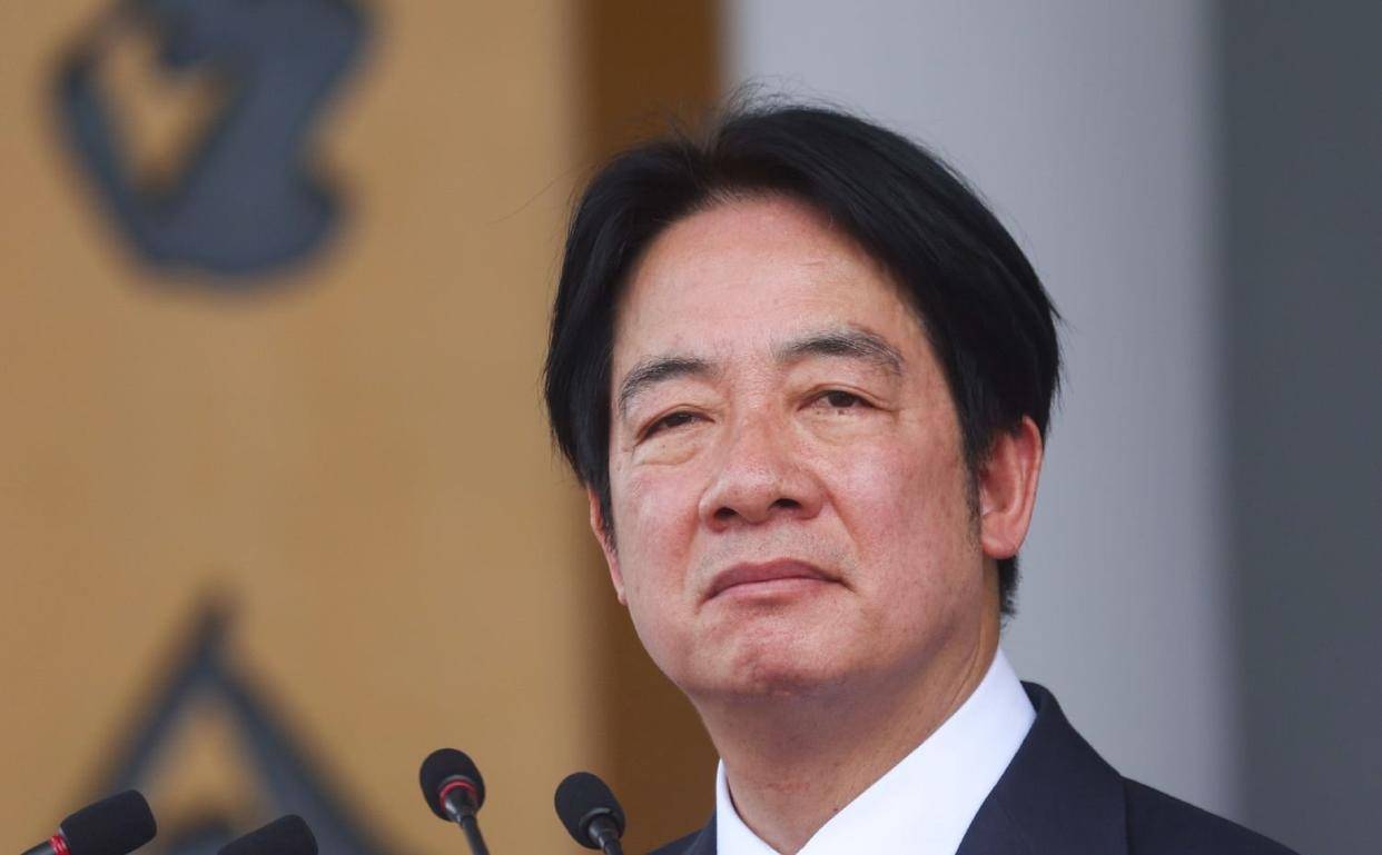 美大批武器抵台，台军连夜行动，赖清德又在玩火？国台办警告前所未有